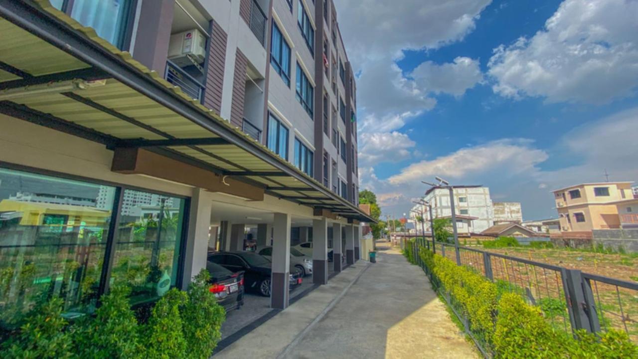 Plearnwan Deluxe Mansion Banguecoque Exterior foto